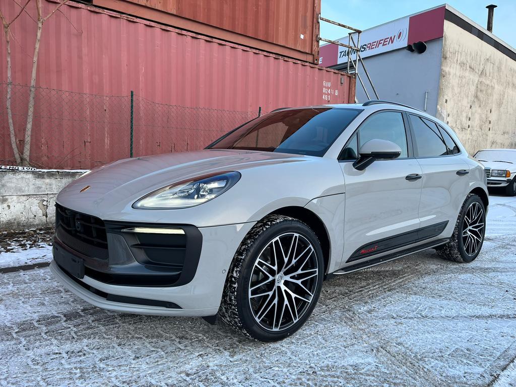 PORSCHE