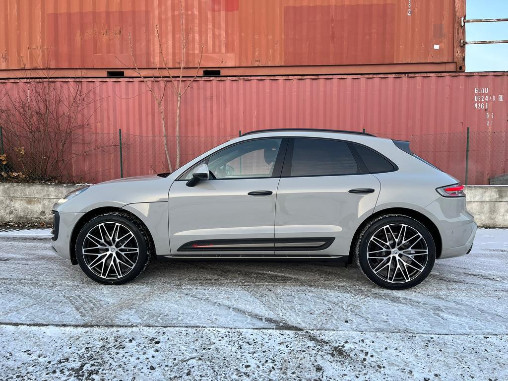 PORSCHE